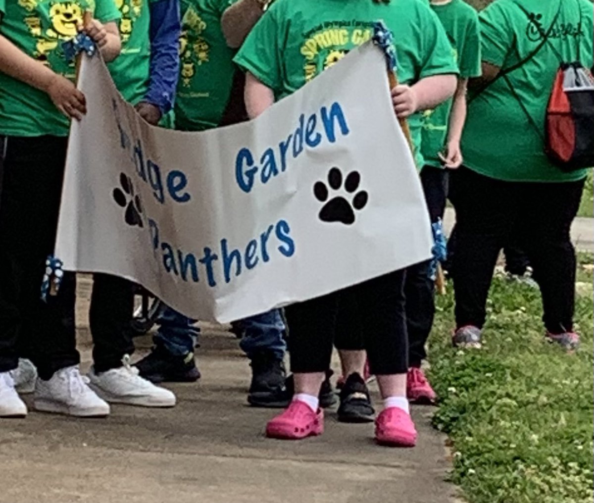 shermski67's tweet photo. Reason #1 why @SedgeGardenES  is such an amazing place. Cheering on our Special Olympians as they head out to compete.  @wsfcs #acceptance #bekindtoeveryone #springgames2022 https://t.co/6J4oRMnhls