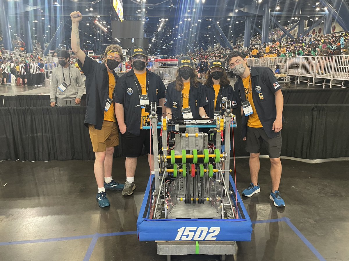 ChelseaRobots's tweet image. Good morning from FIRST Championships in Houston!  1502 is proud to represent and excited to compete. Good luck everybody! #FIRSTchamp @ChelseaSchools @RoboZoneShow #rapidreact @ChelseaMISupt