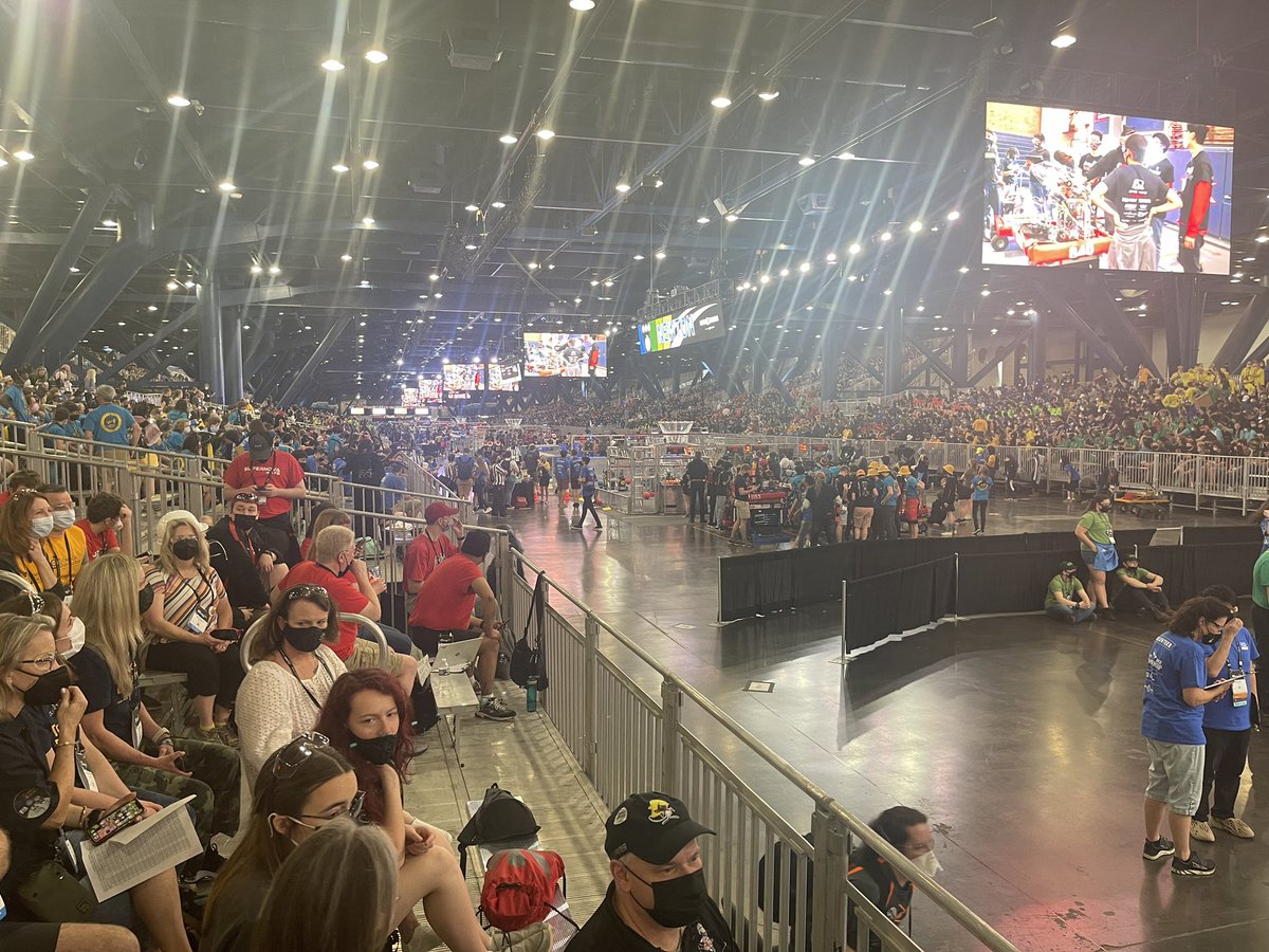 ChelseaRobots's tweet image. Good morning from FIRST Championships in Houston!  1502 is proud to represent and excited to compete. Good luck everybody! #FIRSTchamp @ChelseaSchools @RoboZoneShow #rapidreact @ChelseaMISupt