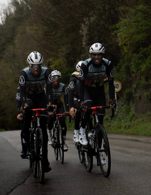 Q36.5 Pro Cycling Team (@q36_5procycling) on Twitter photo โผ๏ธ๐
น๐๐๐ ๐
ธ๐
ฝโผ๏ธ
Join the ๐ง๐ฒ๐ฎ๐บ ๐ค๐ต๐๐ฏ๐ฒ๐ธ๐ฎ ๐๐ผ๐บ๐บ๐๐ป๐ถ๐๐ & stand a chance to win a fantastic set of '๐๐ฆ๐ณ๐ฐ๐ฅ๐บ๐ฏ๐ข๐ฎ๐ช๐ค๐ช๐ด๐ต'
<a href="/HuntBikeWheels/">HUNT Wheels</a>!
๐๏ธJoin us here: bit.ly/3ExvNBj
๐จ๐ฏ๐๐ป๐๐ - ๐ ๐ฎ๐บ ๐ฏ๐ฒ๐ฐ๐ฎ๐๐๐ฒ ๐๐ฒ ๐ฎ๐ฟ๐ฒ
#BicyclesChangeLives โผ๏ธ๐
น๐๐๐ ๐
ธ๐
ฝโผ๏ธ
Join the ๐ง๐ฒ๐ฎ๐บ ๐ค๐ต๐๐ฏ๐ฒ๐ธ๐ฎ ๐๐ผ๐บ๐บ๐๐ป๐ถ๐๐ & stand a chance to win a fantastic set of '๐๐ฆ๐ณ๐ฐ๐ฅ๐บ๐ฏ๐ข๐ฎ๐ช๐ค๐ช๐ด๐ต'
<a href="/HuntBikeWheels/">HUNT Wheels</a>!
๐๏ธJoin us here: bit.ly/3ExvNBj
๐จ๐ฏ๐๐ป๐๐ - ๐ ๐ฎ๐บ ๐ฏ๐ฒ๐ฐ๐ฎ๐๐๐ฒ ๐๐ฒ ๐ฎ๐ฟ๐ฒ
#BicyclesChangeLives