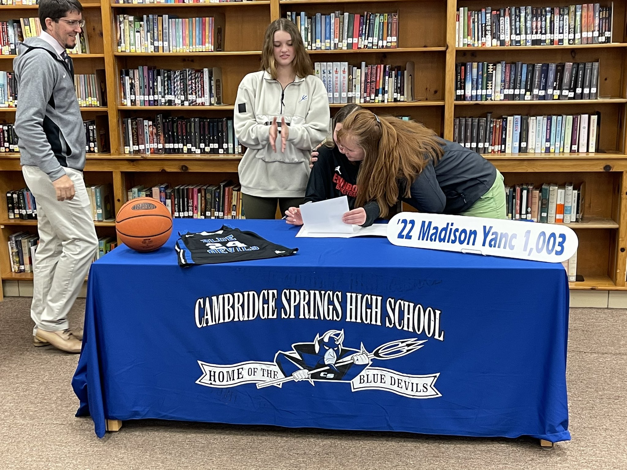 Madison Yanc (YancMadison) / Twitter