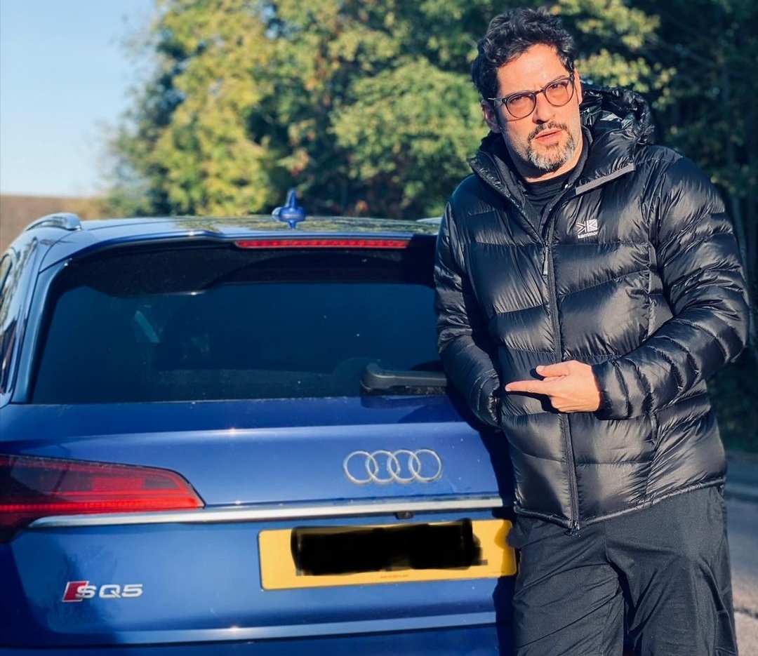 Undercover as a road man.. so much cocaine in the boot..