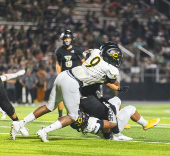 🏴‍☠️🏴‍☠️Crandall Pirate Athlete Profile🏴‍☠️🏴‍☠️ Aidan Ross @AidantRoss Class of 23' Position: DE/OLB 6'3 220lbs GPA: 3.6 Long, Athletic, Ball player who makes PLAYS! He grinds EVERYDAY to hone his craft! hudl.com/video/3/135572…