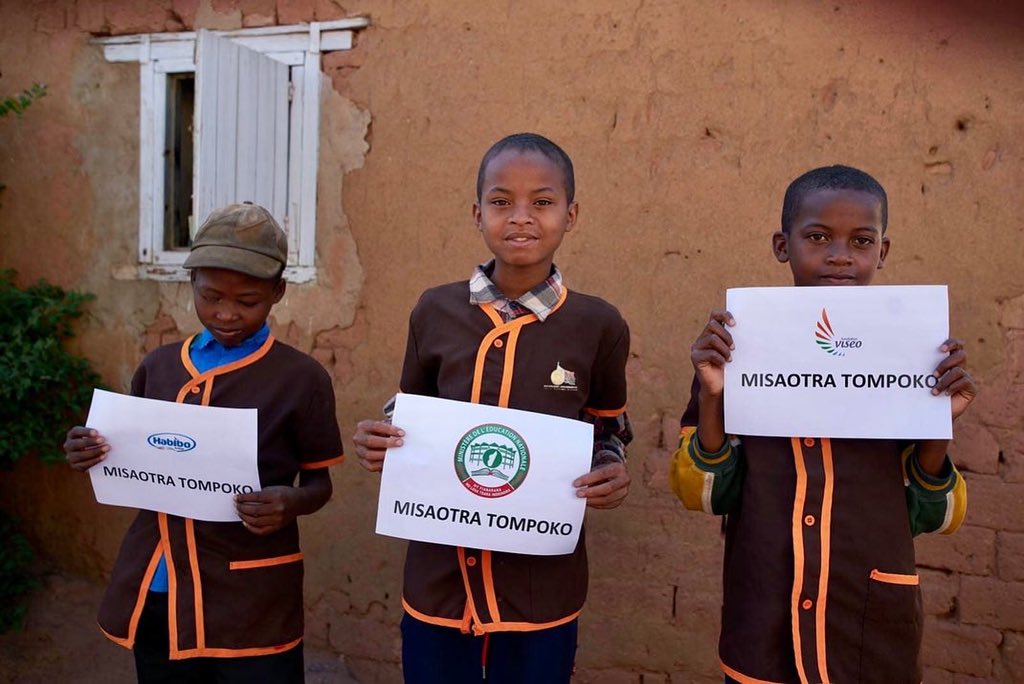 Nous avons inauguré ce jeudi 21 Avril 2022 les travaux de construction d’un batiment R+1 à 6 salles de classe et un bloc sanitaire au sein de l’EPP Ambodivoanjo, Commune Ankaraobato, en partenariat avec le Groupe Habibo. 
#education