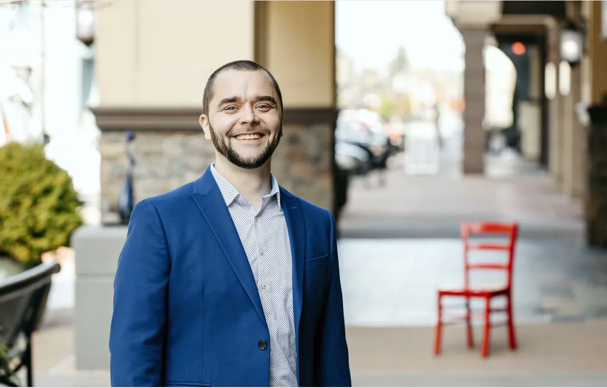 JayRayAdsPR's tweet photo. A big welcome to our new advisor Joel Kolding! Before JayRay, Joel worked in marketing communications for senior living, transportation and real estate orgs. His experience spans marketing, graphic design and podcast production. #TeamJayRay
https://t.co/eXaEGFqUYa https://t.co/hZZntkZgly