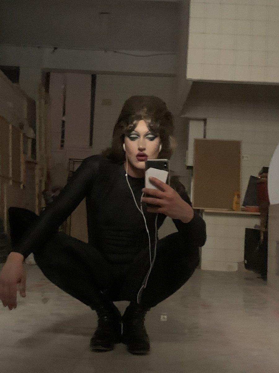 Ensayando “Hung Up” de la Terremoto de Alcorcón