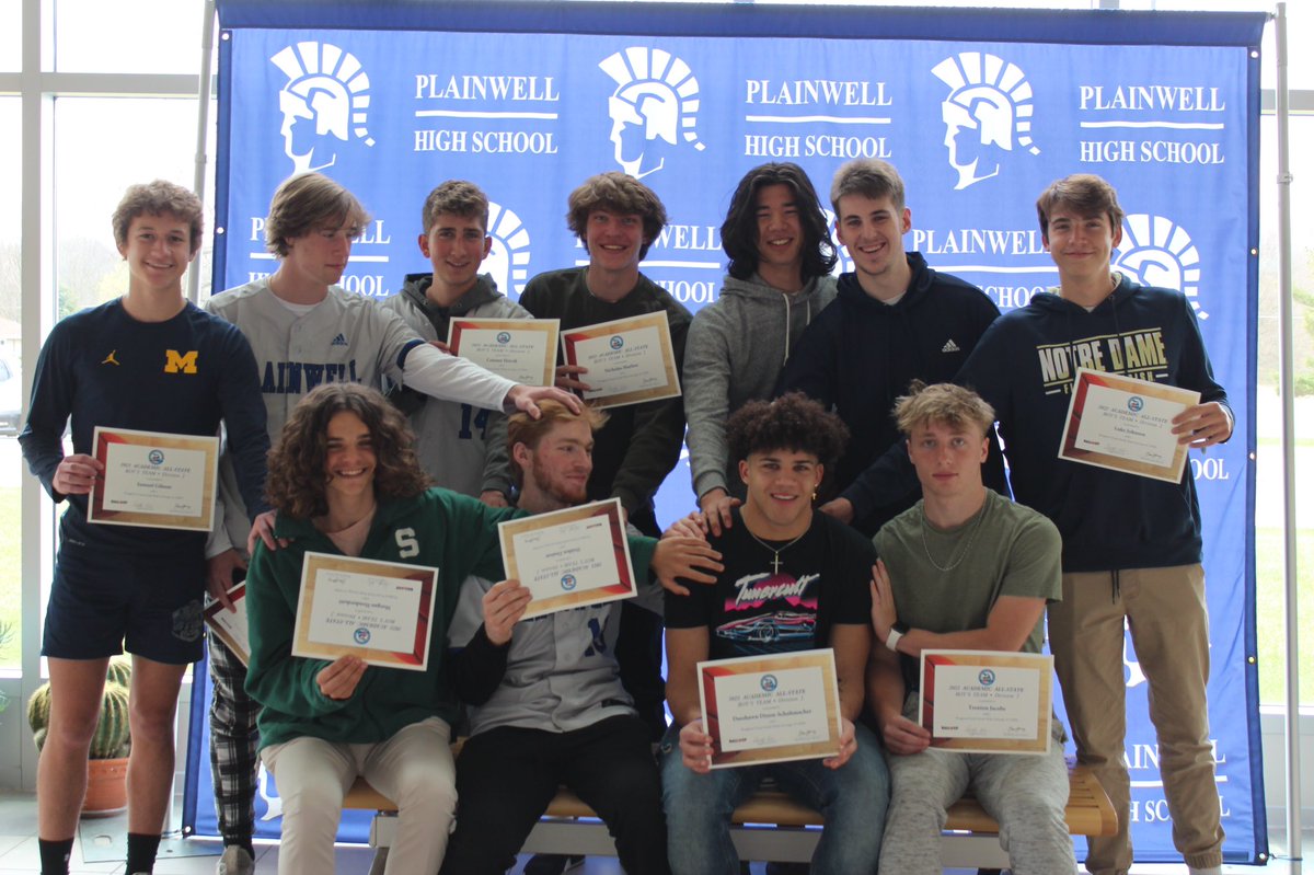 Can you imagine this funny group of boys varsity basketball players earning All-State Academic Team…..well@they did!  #proudtrojans #greattobeatrojan!