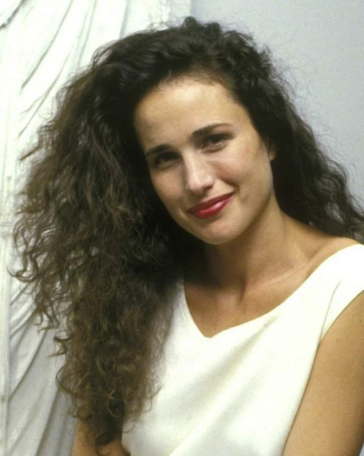 Happy Birthday to actress & fashion model Andie MacDowell! 