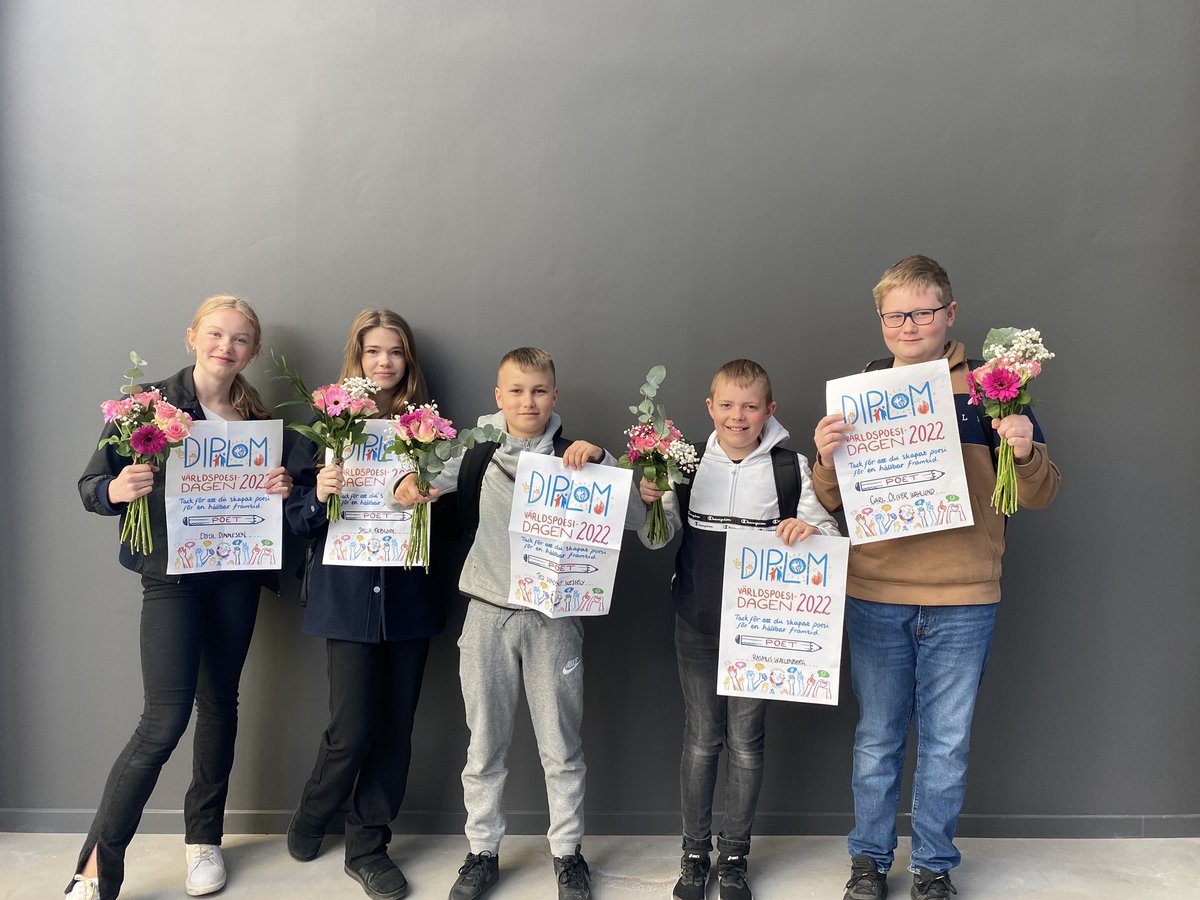 Diplomutdelning på #makerzonesollentuna till vinnare av #sustainablepoetry Stort grattis till alla vinnare 🎉🌟 Så bra jobbat! #solskol <a href="/vaxmoraskolan/">Vaxmoraskolan</a>