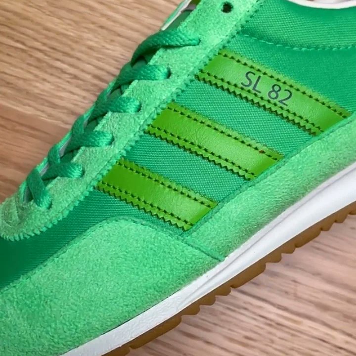 3_stripes4life's tweet photo. More #adidassl82 and #adidasbern coming from @sizeofficial
.
What's everyone think?
.
.
#adidasoriginals #sizeexclusive
#adidasshoes #trefoil #adidasoriginals #cityseries #3stripes4life #adidas #casualshoes #casualstyle #teamtrefoil https://t.co/gX0GPcWY0y