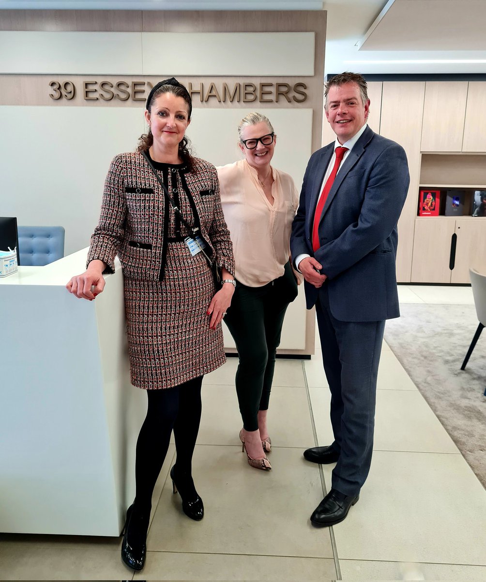 VictoriaCExCIOB's tweet image. Great to catchup #IRL with @39EssexChambers @CelinaColquhoun &amp;amp; Andy Poyser today &amp;amp; discuss interesting opportunities! #Planning #planners @RTPIPlanners 🌏🌎🌍