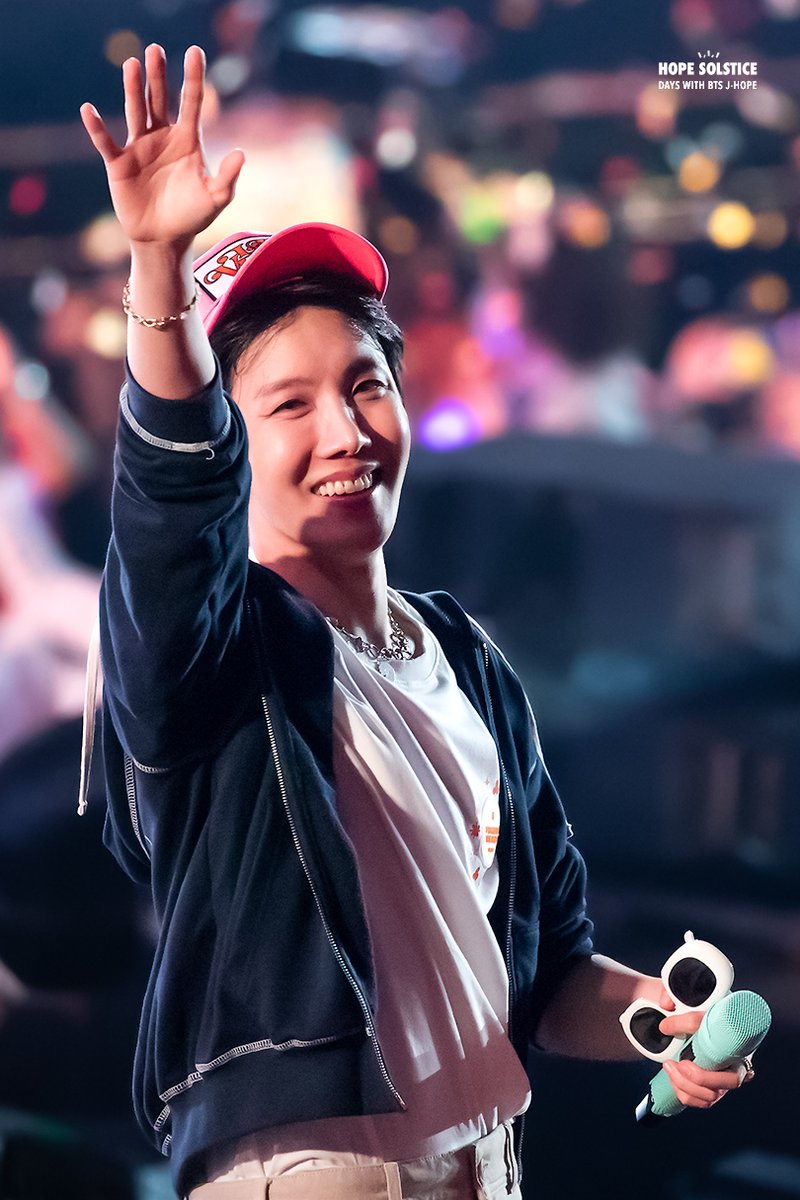 dayswithyou218's tweet photo. 220415 PTD ON STAGE LV

#PTD_ON_STAGE_LV 💓
#제이홉 #정호석 #호비 #JHOPE
#BTS #방탄소년단 @BTS_twt https://t.co/pCPCUYAwja