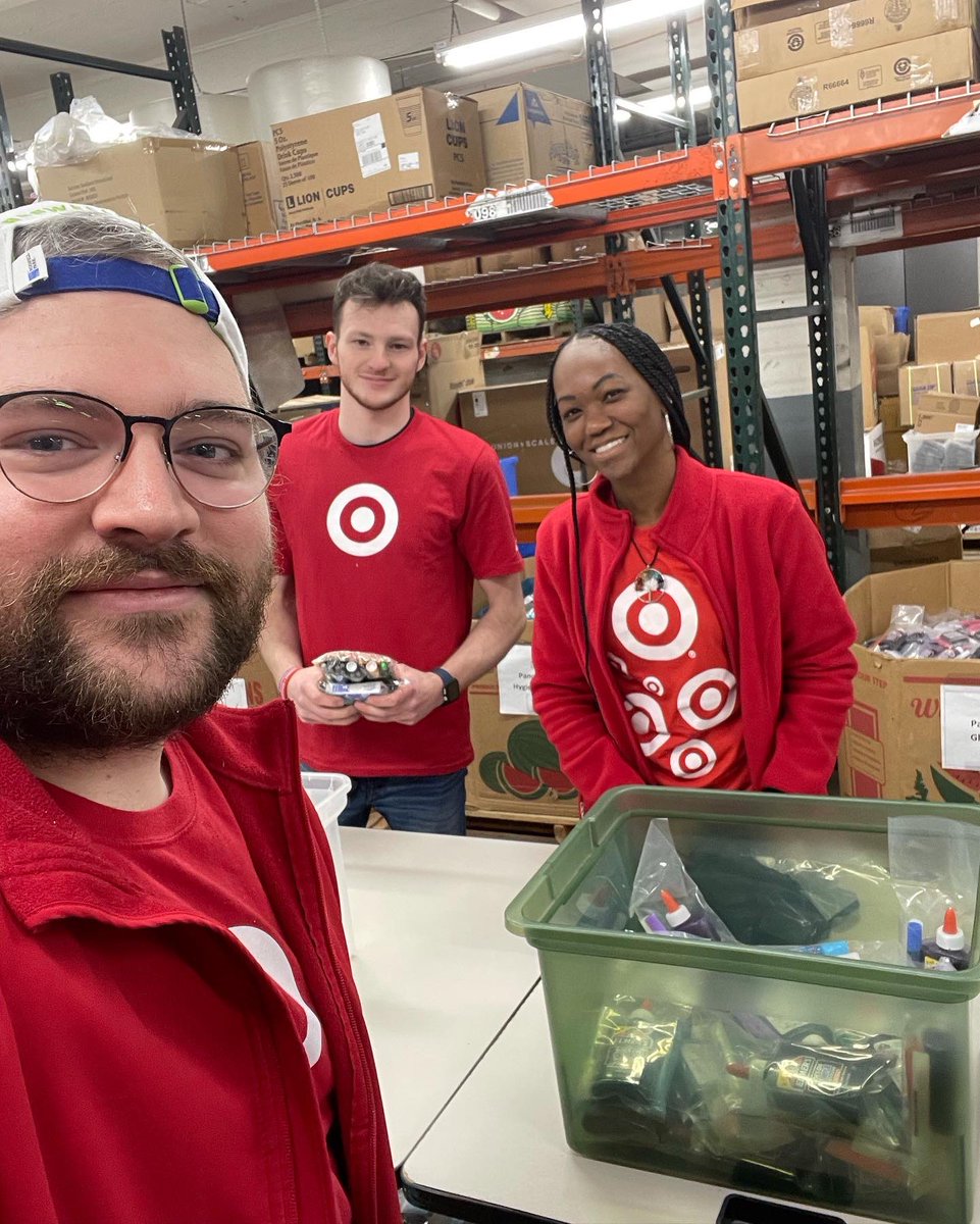 schmatacus's tweet image. The @Target North Buffalo team spent the morning at @TeachersDeskBuf helping fill #PanchoPacks of school supplies for local kids in need! This is always one of our favorite places to volunteer every year! 

#BestTeamInRetail #R400Community
