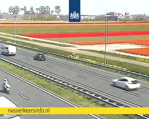 RWSverkeersinfo's tweet photo. Morgen #indespits
Ochtend: β¬οΈ <100 km
Avond: π§ 250-400 km
De dag begint rustig. De avondspits wordt een ander verhaal. Het kan namelijk drukker worden door vakantieverkeer. De spits komt dan ook vroeg op gang.
Lees hier de spitsverwachting π https://t.co/DSB3PyhYyX https://t.co/zsWKXWMyfj