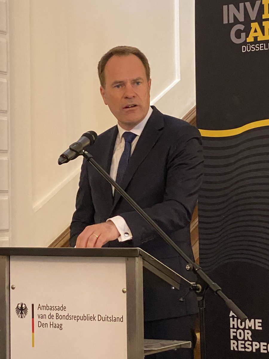 GermanyinNL's tweet photo. Staatssekretärin Dr. Sudhof würdigte den Einsatz der Athleten von Team 🇩🇪 und die Unterstützung durch die Familien und Freunde und @drkeller2020 stimmte bereits auf die #InvictusGames 2023 in Düsseldorf ein.
@BMVg_Bundeswehr @InvictusGamesDE https://t.co/dy1Uowl2Ov