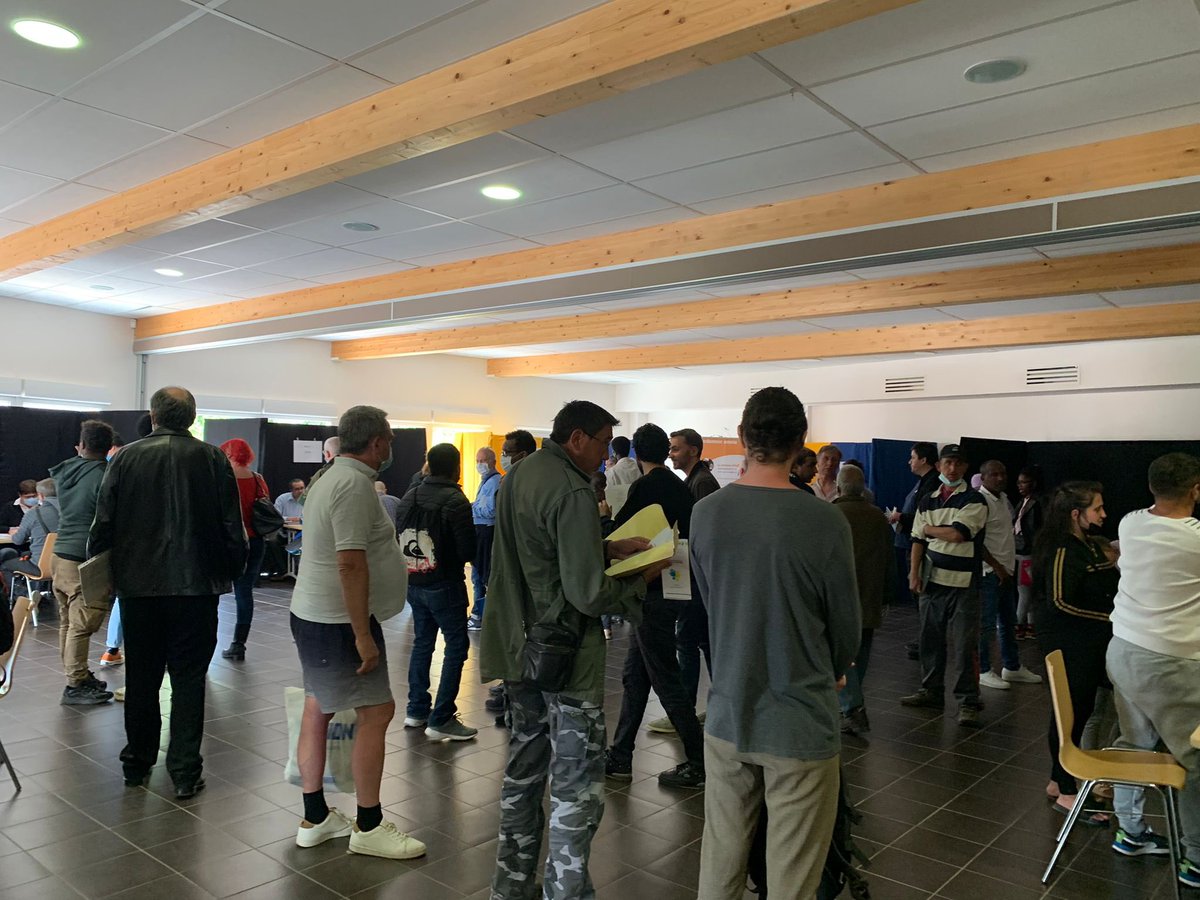 DEHBI45634413's tweet photo. Dans le cadre de la semaine de l’IAE Forum à Talant #emploi #insertion  @poleemploi_bfc Plus de 60 demandeurs d’emploi ont pu rencontrer 8 structures d’insertion pour de nombreuses opportunités d’emploi Merci au #CCAS et à la @VilledeTalant https://t.co/7nNDDfNMdb