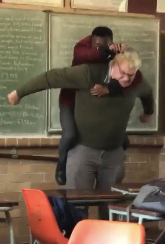 My throat tryna get rid of Weetbix😖.
<a href="/BokomoNamibia/">BokomoNamibia</a>