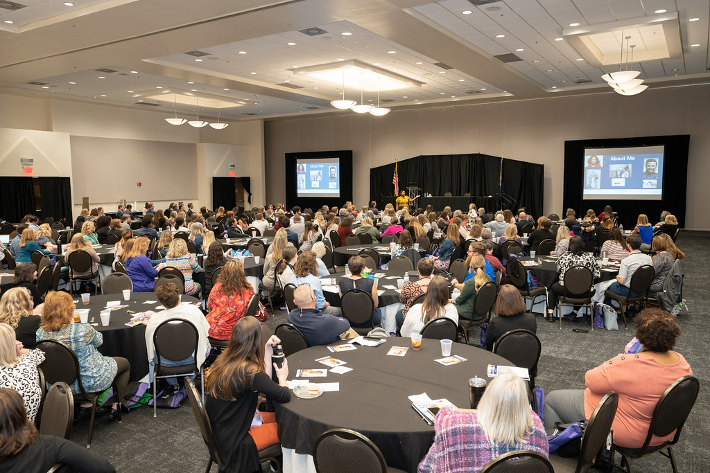 KyPublicHealth's tweet photo. Highlights from Day 1 at the KPHA 74th Annual Educational Conference, "Highway to Health", held in Bowling Green, KY
To view all conference photos, please visit https://t.co/g7uV1AtiP2
#WEareKPHA #WEarePUBLICHEALTH #highwaytohealth #kpha2022 #kypublichealth #kpha https://t.co/bKQYd5nQnj