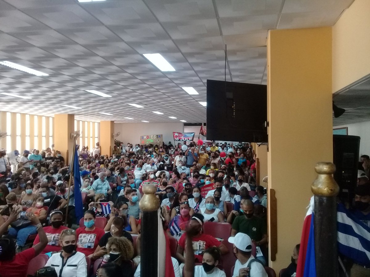 Con compromiso y entusiasmo, los trabajadores del #ComercioCuba desfilaremos en nuestras plazas, reafirmando el apoyo a la revolución cubana.
#Cuba #CubaViveYTrabaja
