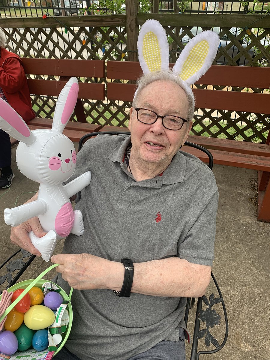 ageofcentraltx's tweet photo. Photos from last week's big Easter Egg Hunt and Garden Party at the @ageofcentraltx Thrive Social &amp; Wellness Center -- and a big thanks to @FiveStoneTax who decorated our lovely garden, set up some lovely spring props, and put together the Easter Egg Hunt for us! https://t.co/CzzuQepnML