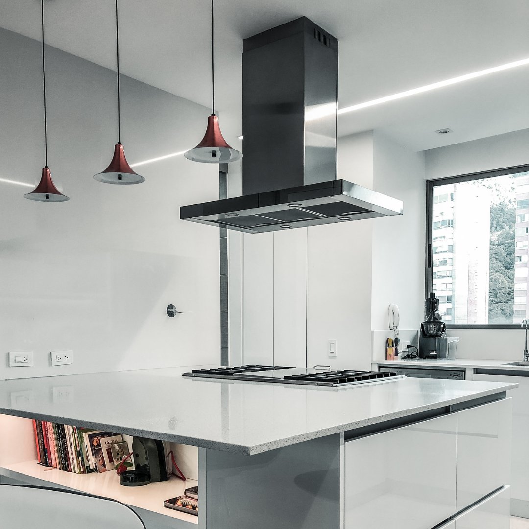 iLafeUSA's tweet photo. It seems like everyone is looking to remodel their kitchen right now! 🧑‍🍳 

Which of these is your favorite remodel? 🤩

#Kitchen #Texas https://t.co/7ow0dSqjjx