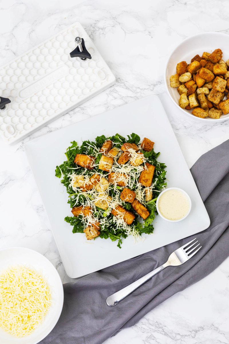This vegan Caesar salad with homemade dressing really is the perfect salad. It’s hearty, full of flavor, and there’s a variety of textures in each bite! The baked tofu on top is prepared to perfection with the <a href="/eztofupress/">Leslie EZTofu Press</a>.

🥗 Recipe: seitanbeatsyourmeat.com/kale-caesar-sa… #sponsored