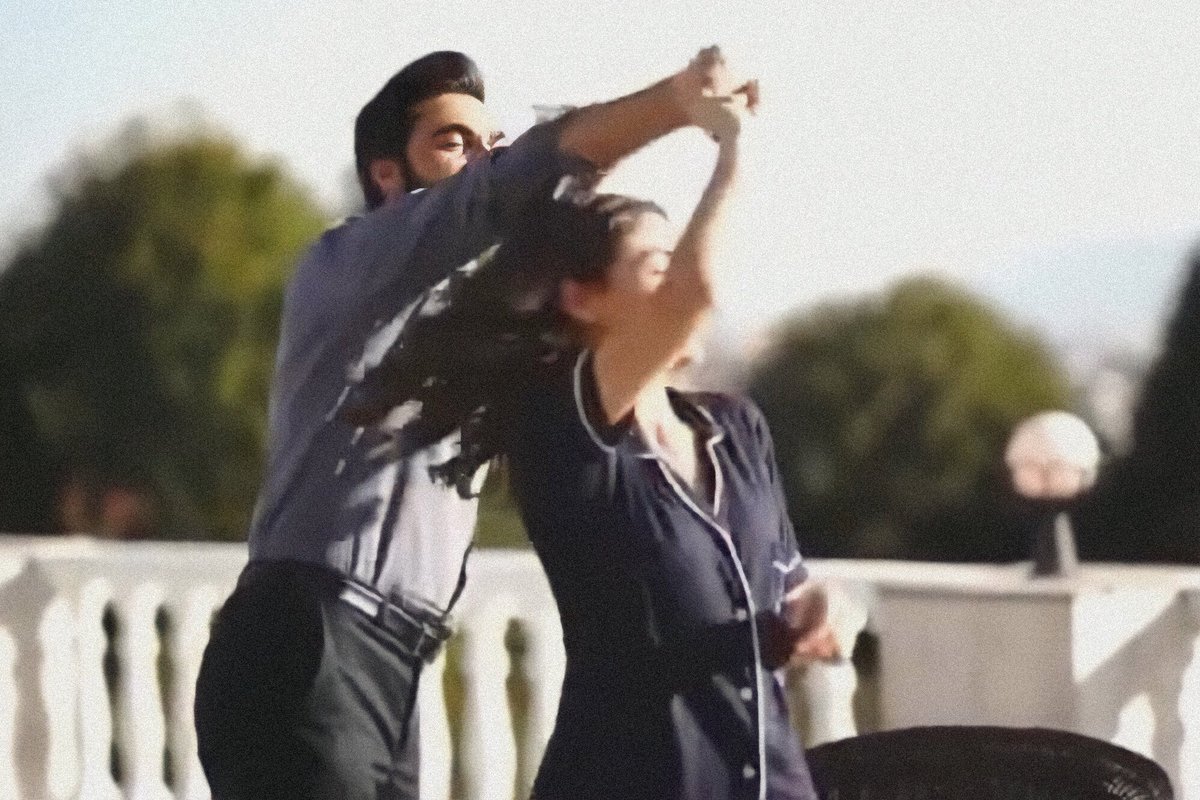 — gözlerin gözlerime değdiği anda anladım sol yanım olacağını.💫

#SılaTürkoğlu • #HalilİbrahimCeyhan