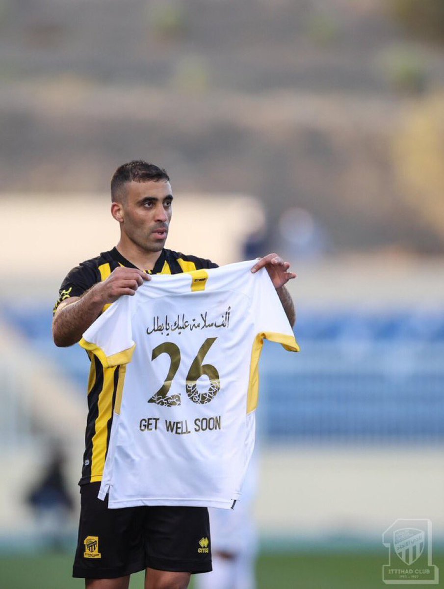 عن صدارة الاتحاد تسأل ؟ 💛🖤

هنا الجواب..
حمدالله يحمل قميص حجازي يتمنى له العودة والشفاء.

كورنادو يتمرن بقميص فهد المولد الخاص بالمنتخب السعودي 

زياد يرتكب خطأ في لقاء الاتفاق ويسجل في مرمى غروهي وأول من يقف معه هو غروهي

روح الفريق الواحد هي من تقودك للمجد.