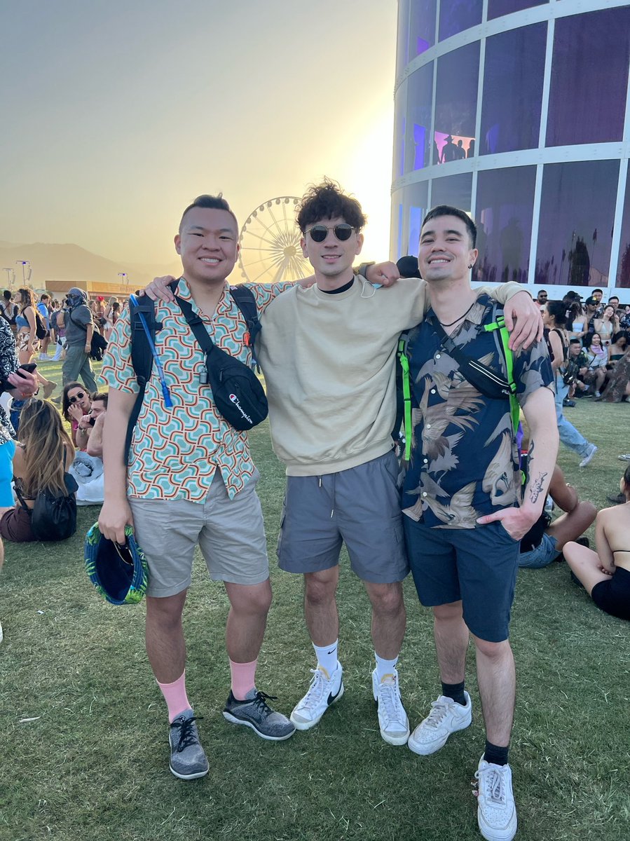cheezzblob's tweet photo. Not me realizing @Valkyrae was in the background of our pics at Coachella 😭😭 https://t.co/amDqRwbzxX