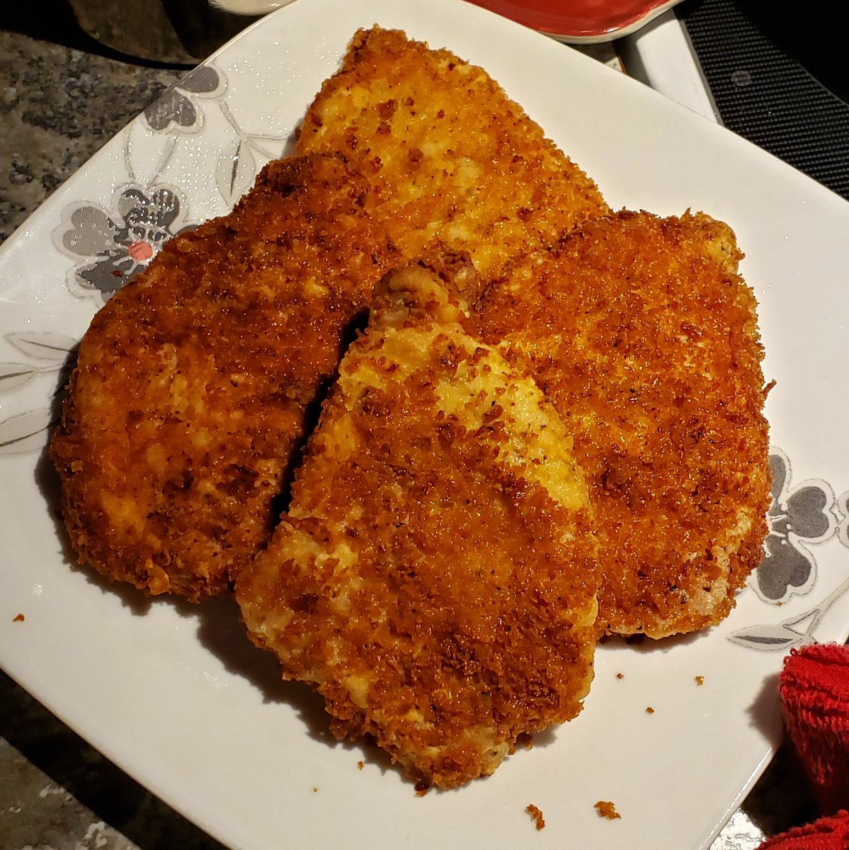 SpartanOO52's tweet photo. @gawrgura Katsudon! It's fried pork cutlet, sliced onions cooked in a soup/sauce mixture, the pork is sliced and added over the onions before pouring beaten eggs over it, after the eggs set add some parsely and slide everything on top of some rice. #GuraFood https://t.co/KTcw3BF25P