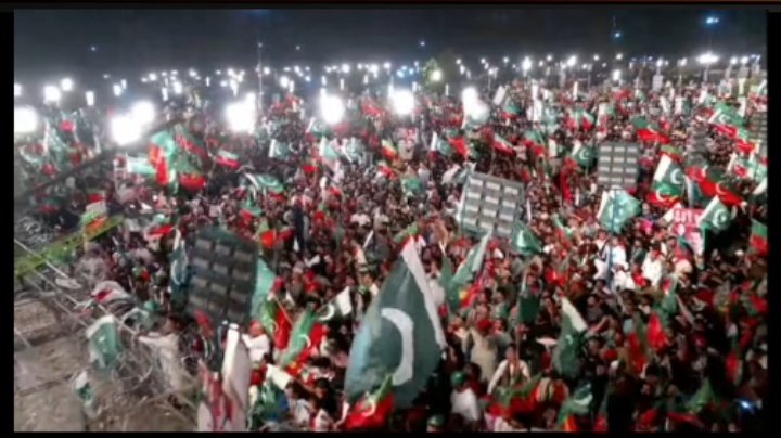 NimraKhan104's tweet photo. You can watch  PTI #LahoreJalsa Live on PTI Official Instagram page and 
Lahore Rang / Facebook Page 

#امپوڑٹڈ_حکومت_نامنظور. https://t.co/jPtqn0LVyb