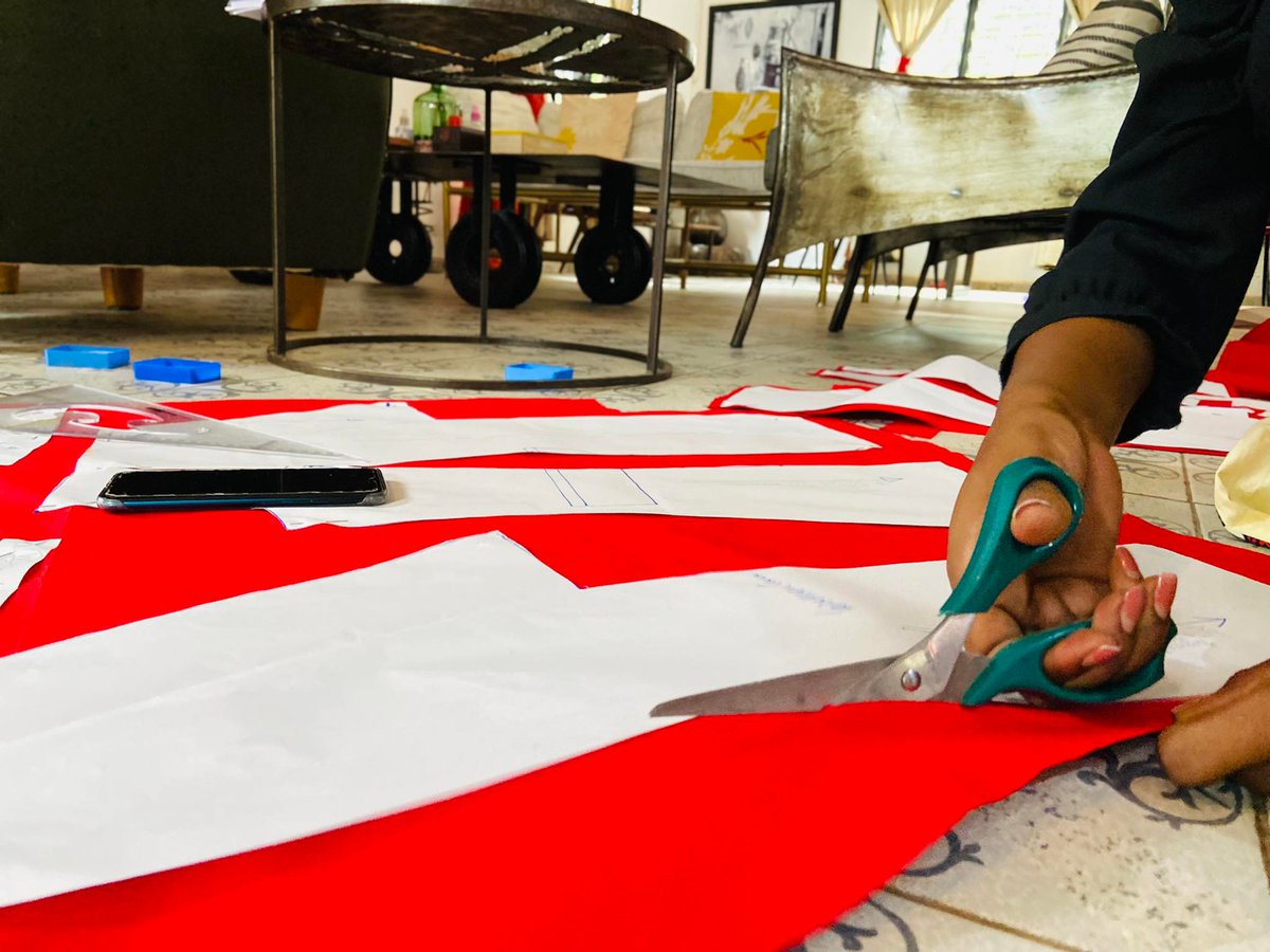 En ce moment à la #VilladesCréateurs du #CCMC se  poursuit la #MasterClass en modélisme avec créatrice #Lisettezoua, projet incubateur soutenu cette année par le #FCIL