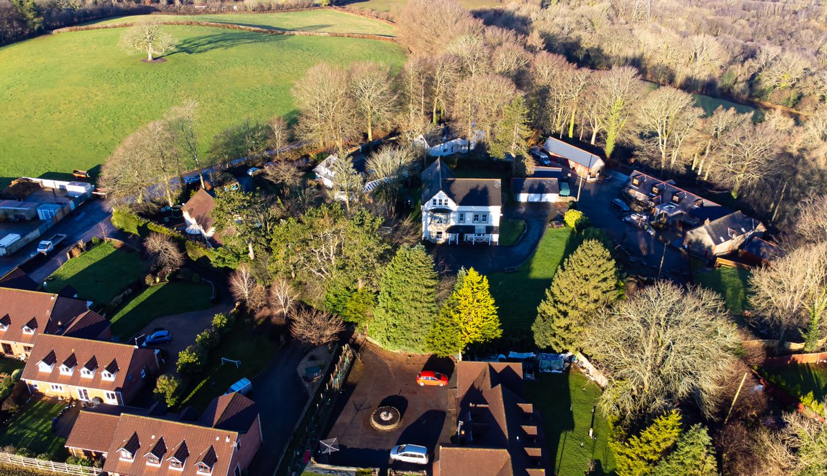 AerialWales's tweet photo. Get more viewings &amp; sell your properties faster with our #EstateAgent #drone service 📸 

Attract, engage &amp; inspire potential buyers by showing them houses from all heights &amp; angles 🚁 

Contact us today to discuss #DronePhotography, video &amp; 360s 🎥

https://t.co/CJkSBVD12P https://t.co/LTwzFgpgon