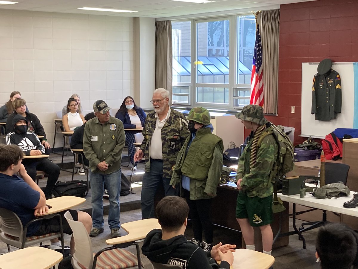 Thank you to the <a href="/VVAmerica/">VVA</a> who came in to teach the US history classes <a href="/EG_Nation/">EG Nation</a> wonderful presentation!!!!