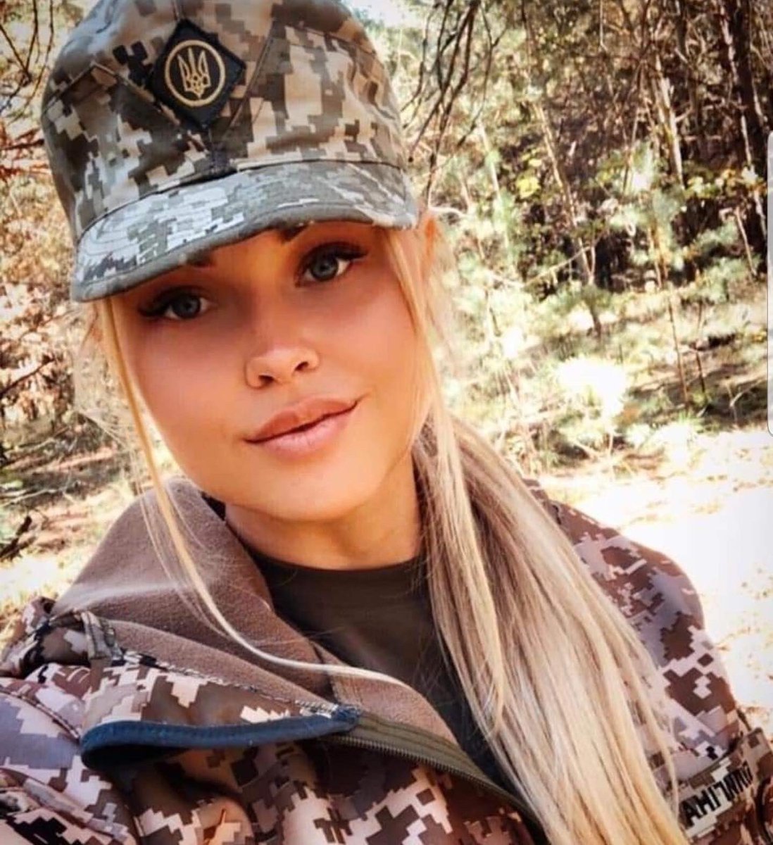 InnaBagoli's tweet photo. Beauty will save the world 🌍 
❤️🇺🇦💪🏻 

#ukraineshallwin #savetheworld #peace #standwithukraine https://t.co/1MMY0Vy8oA