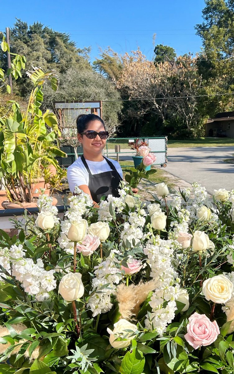 EdisonFordFL's tweet photo. To celebrate Mother's Day on May 8, a pop-up flower shop will be available from 9 a.m. to 2 p.m. The shop is a collaboration between Anita Singh, Florida Artistry of Sanibel, and #EdisonFord. Pre-ordering flowers is recommended by contacting Anita at asingh@edisonford.org. https://t.co/v82zjO2dbp