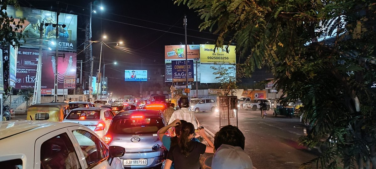 altertwit's tweet photo. These logjams are literally every day and night scenes at #SoBo Circle, South Bopal.
Takes minimum of 20-30 mins to clear one jam everytime. 
No traffic police to manage.

@AhdTraffic, unfortunately #SoBo is now an important circle.

Request to resolve this bottleneck on 🆘 plz. https://t.co/oOEgr20sLx