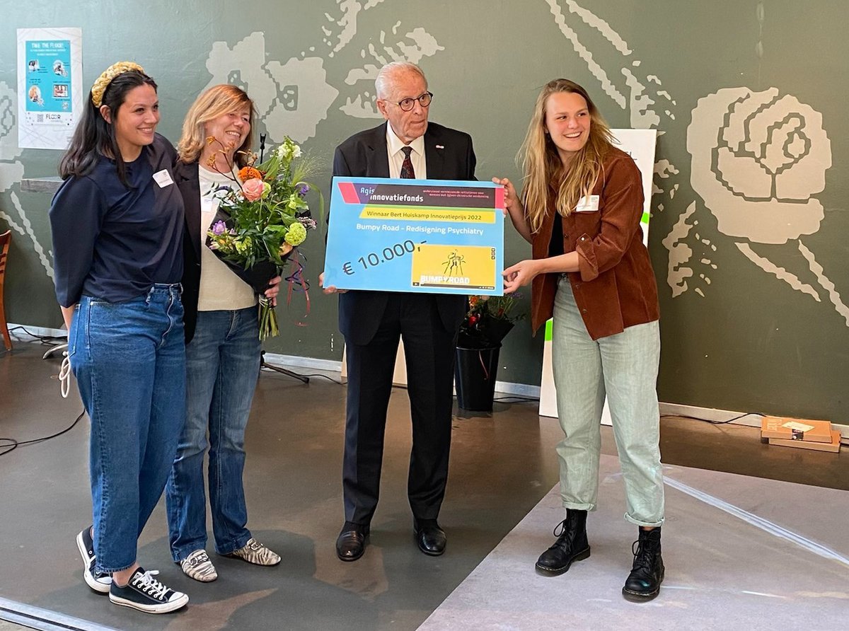 Hoera, op het festival Chronisch Gezond is net bekend gemaakt dat de Bumpy Road de Bert Huiskamp Innovatieprijs 2022 heeft gewonnen! Met het prijzengeld gaan we weer nieuwe verhalen van jongeren over vastlopen en over je weg weer vinden.