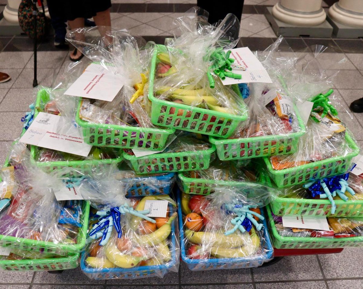 JacksonTNFire's tweet image. Thank you, First Presbyterian Church of #JacksonTN for gifting our men and women at all of our fire stations with gratitude baskets. @CityofJacksonTN