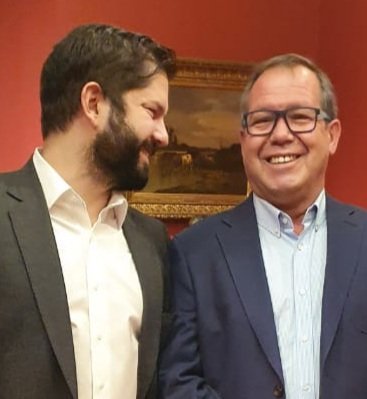FelipeDelpin's tweet photo. Terminando una reunión,  franca,abierta y cordial con el Presidente @gabrielboric. Hemos ratificado, mutuamente, la necesidad de relaciones institucionales. Como @PDC_Chile señalamos nuestra preocupación  por apoyos sociales, principalmente hacia los + Vulnerables. https://t.co/sVXPHOP3Jn