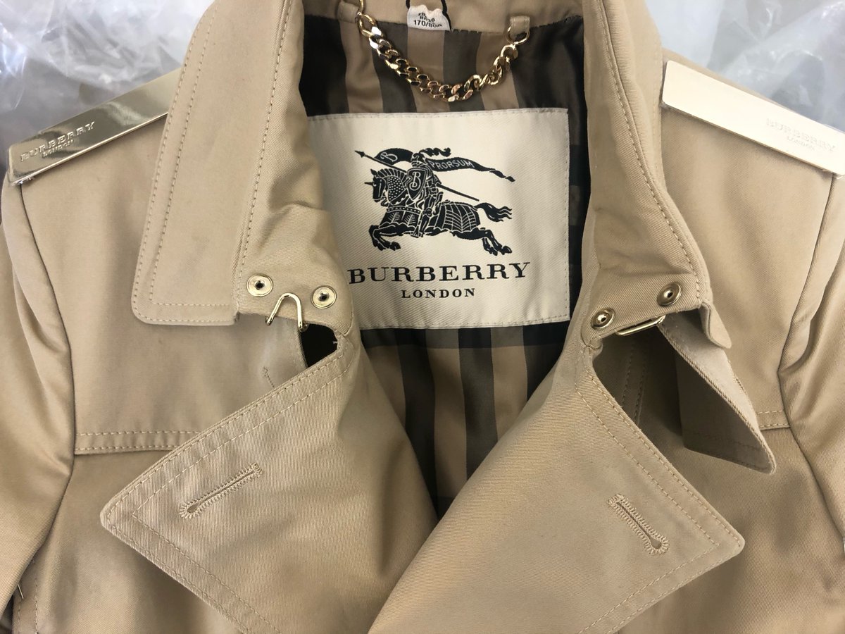 DesignandAlt's tweet photo. 30 MINUTES FREE FITTING CONSULTATION - a reason to sort out your summer coats, jackets, clothes. 

#discounts #summerclothes #dressalterations  #alterationspecialist #burberryalterations #trenchcoatalterations https://t.co/DSEE84ikQV