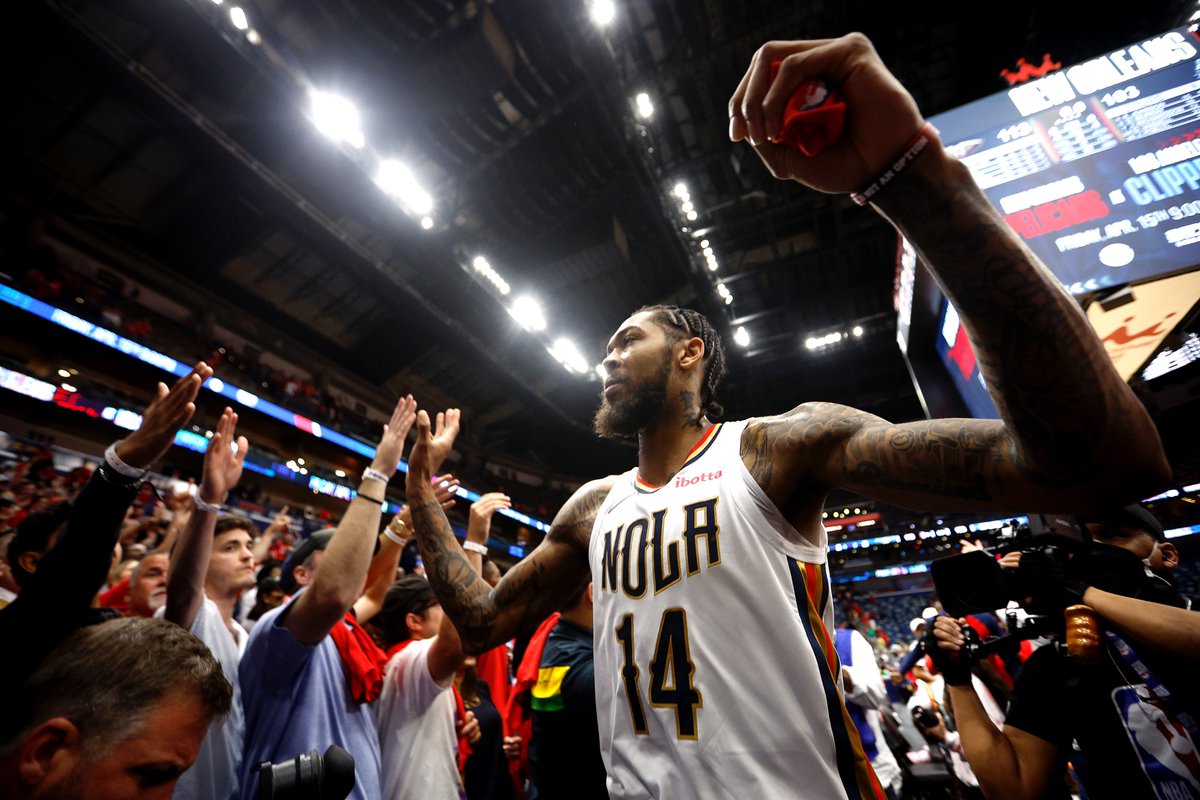 PelicansNBA's tweet photo. Game 3 and 4 are officially 𝗦𝗢𝗟𝗗 𝗢𝗨𝗧

Pregame happy hour at 6:30 pm CT outside the @SmoothieKingCtr both nights 🍻

More info on this weekend's games: https://t.co/xcvMdcIEZb https://t.co/fxdKvll2jf