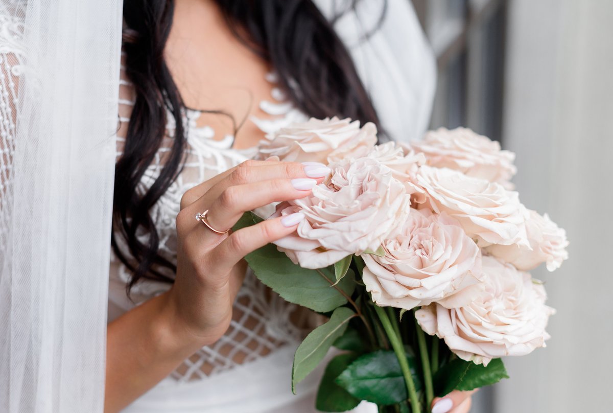 greenchoiceflow's tweet photo. Wedding Season is here! Check out our Wedding Collection in our online store!
https://t.co/OtBknQQNsN
#Greenchoiceflowers #bridalbouquet #rosebouquet #bride #weddingseason #weddingcollection #pinkroses #onlinestore #weddingring #roses #ecuadorianroses #freshcutroses #weddingdress https://t.co/riQV5mVZ6o