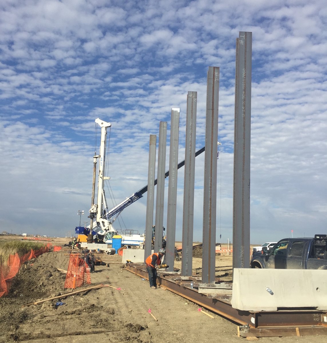 reginabypass's tweet photo. #TBT Our design and build team working on a bridge just west of Pinkie Road in September of 2016. @VINCIConcess @CarmacksLtd @GrahamBuilds @ParsonsCorp @SKGovHwyHotline @FraserStrategy @associatedeng @sasktrucking  #oneprojectoneteam #safetyfirst https://t.co/iHURACN4ui