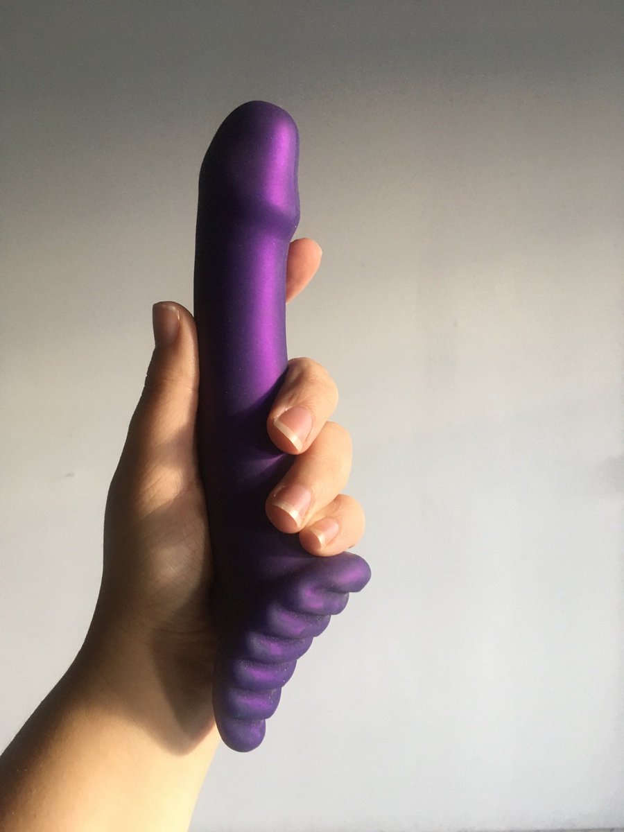 FuzeSilicone's tweet photo. It’s the perks of morning light, ya know? https://t.co/lpJGDPhANT https://t.co/bosMBopfit