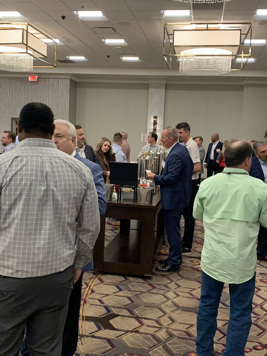 CREDASNV's tweet photo. @NAIOPSNV members and guests are enjoying networking opportunities this morning at March’s breakfast presentation “Return to Office! Current and Future.” #CRE #SNVCRE #NAIOP # NAIOPSNV #TeamHelix #CommCap #CommCapAdvisors #Matterrealestategroup https://t.co/OZJEsVEV2Q