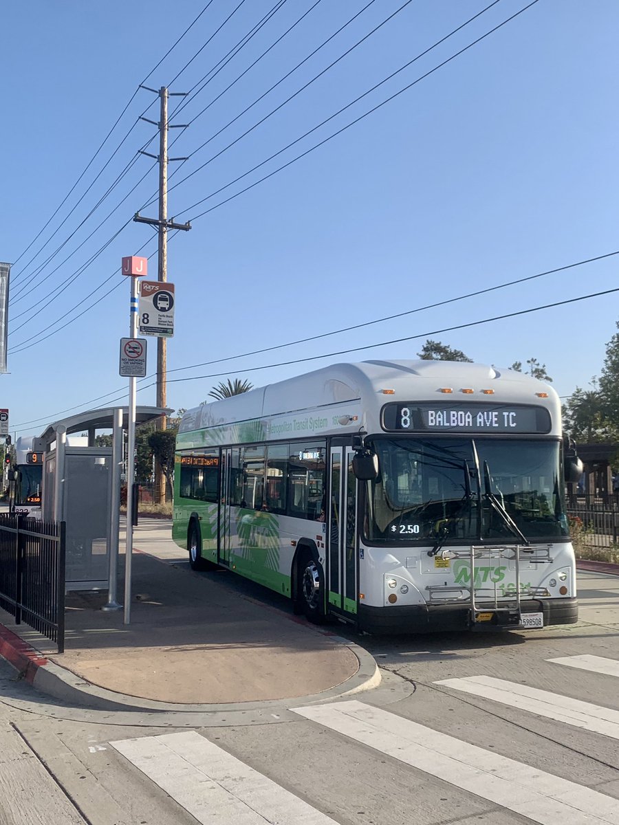 Quiet &amp; good looking battery electric bus from Gillig this morning ready to run the 8 bus route from Old Town to the beach 🏖