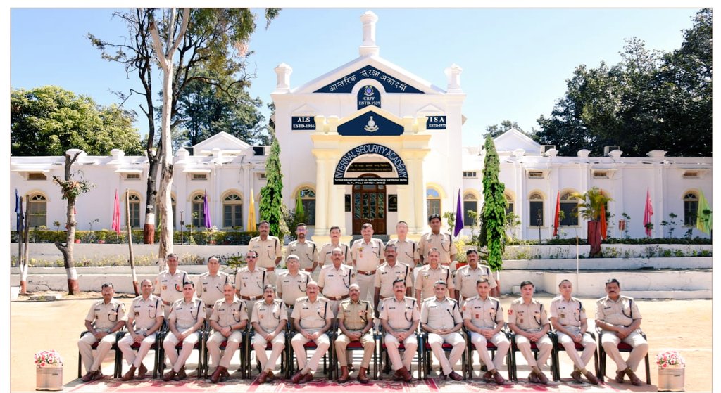 ISA_MountAbu's tweet photo. Vertical Interaction Course(IS&amp;HR) was conducted at ISA w.e.f 18/04 to 20/04.Various issues relating to Internal Security &amp; Human Rights were discussed among the participants. Sh M S Shekhawat Director/IG,ISA graced the valediction of the course. 
@crpfindia https://t.co/PtqOSkhxub
