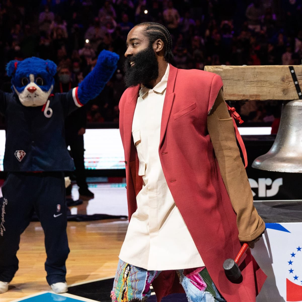 DeanScorpion_'s tweet photo. James Harden can really make anything look good https://t.co/vZmNBYWUhG