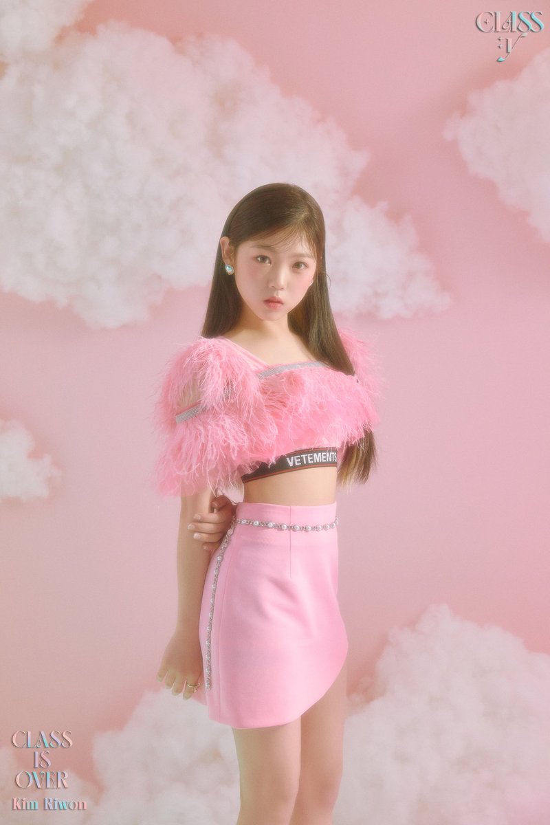 b6euns's tweet photo. CLASS:y  KIM  RIWON https://t.co/hiTQyk5C2K
